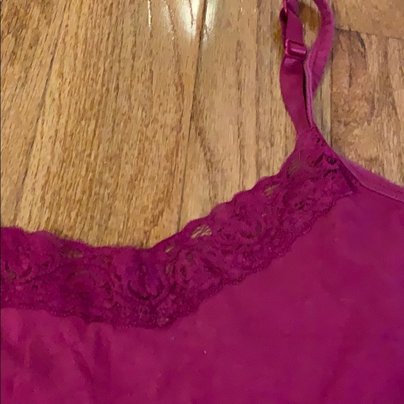 Berry color tank top - Picture 2 of 4